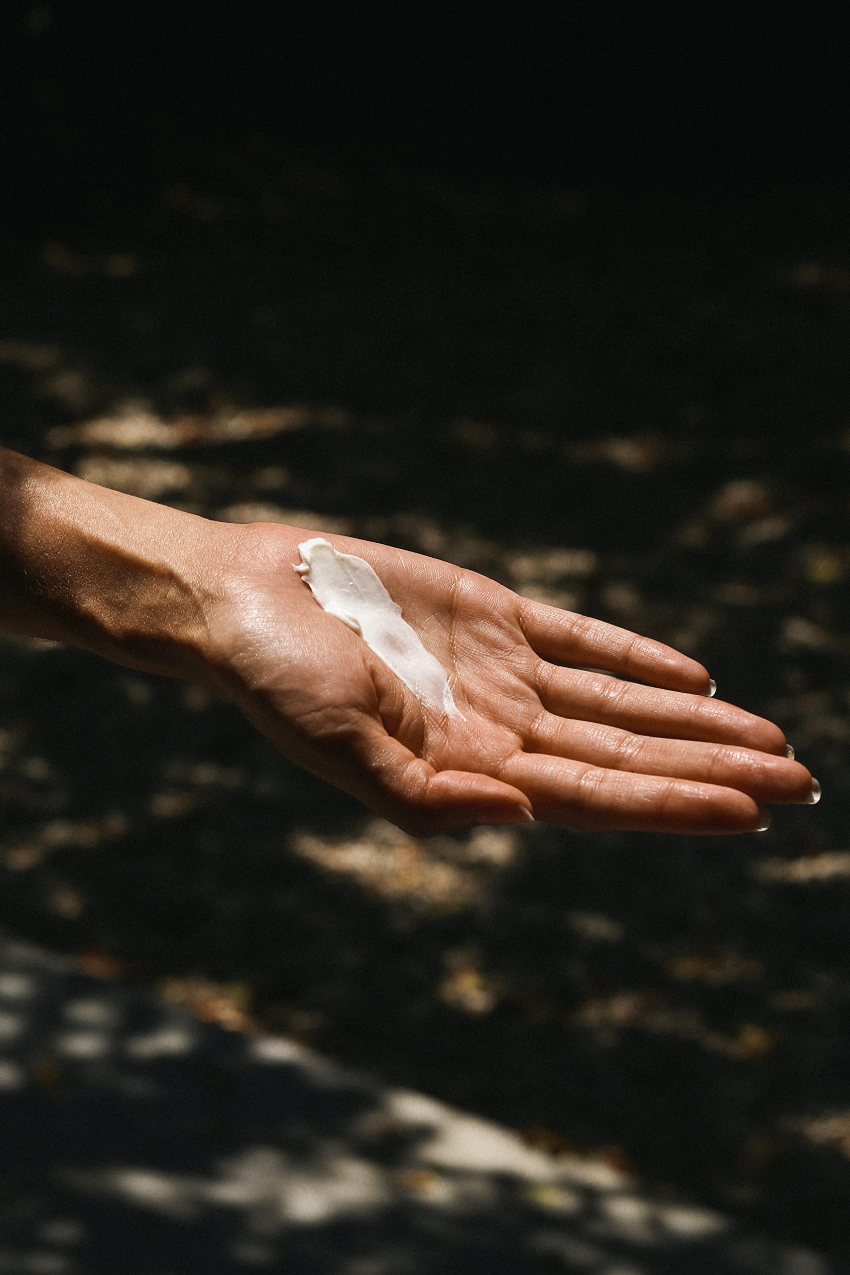 REVERIE cruelty-free and sustainably sourced ingredients highlighted in formula.