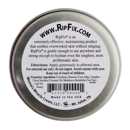 Applying RipFix balm on dry hands during training for comfort