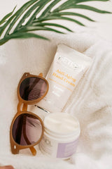Robanda Retinol hand cream applied on skin demonstrates quick absorption and smoothing feel.