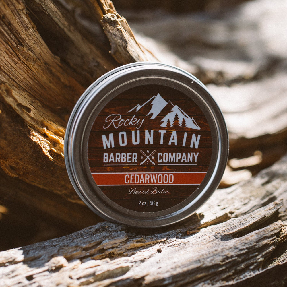 Aceite de cedro real en Rocky Mountain Barber Beard Balm para aroma natural.