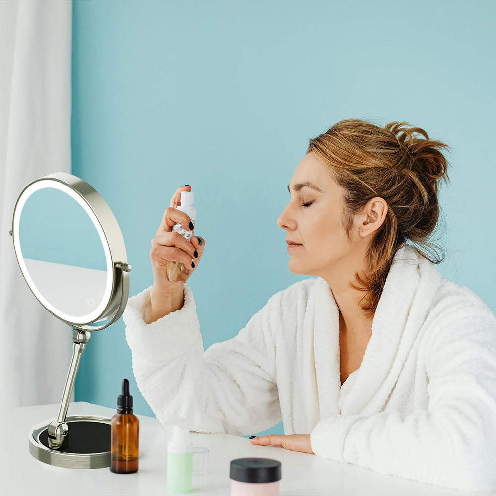 Rocollos ergonomic arm desk mirror enables comfortable makeup without bending.