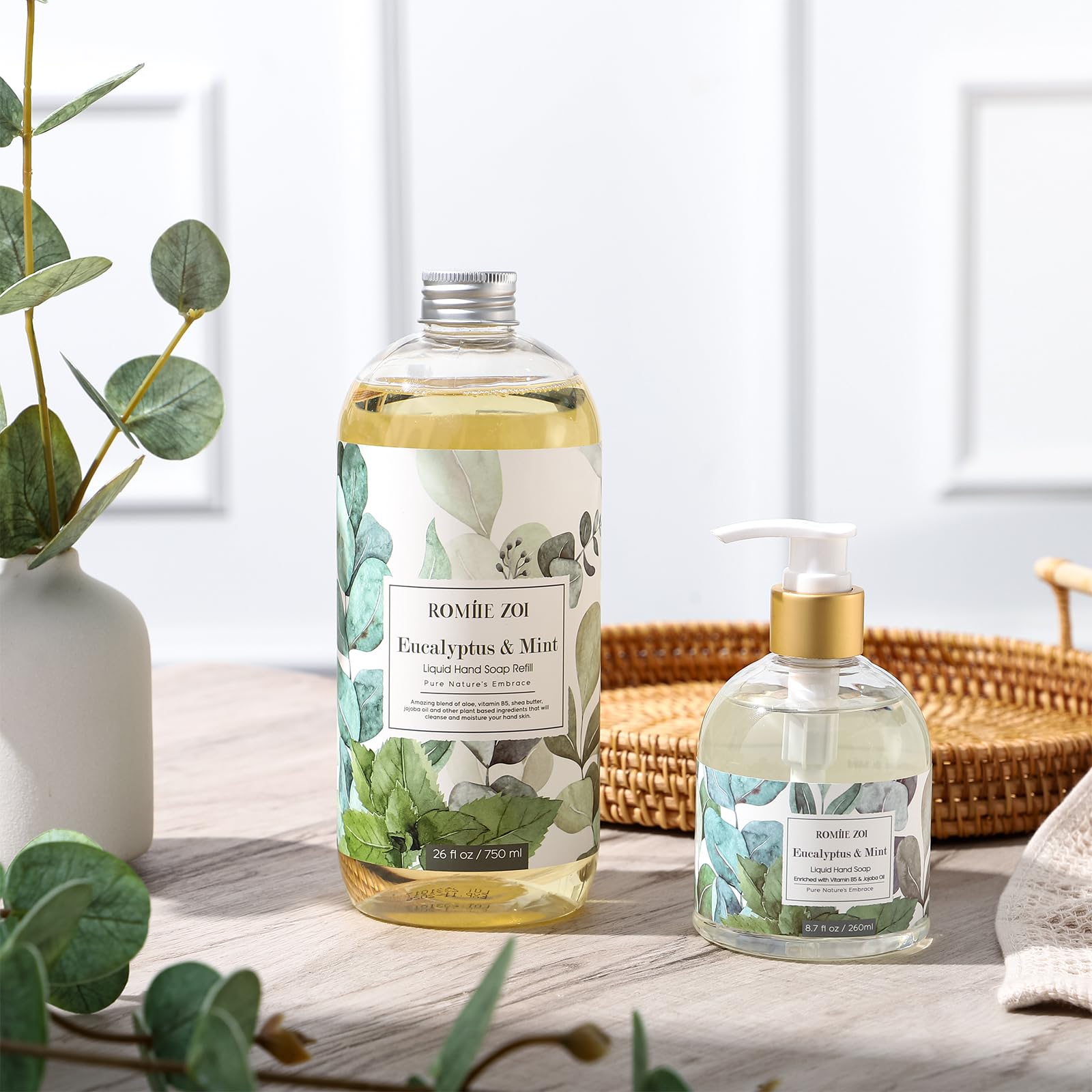ROMIIE ZOI jojoba-oil drop suggests moisturizing formula.