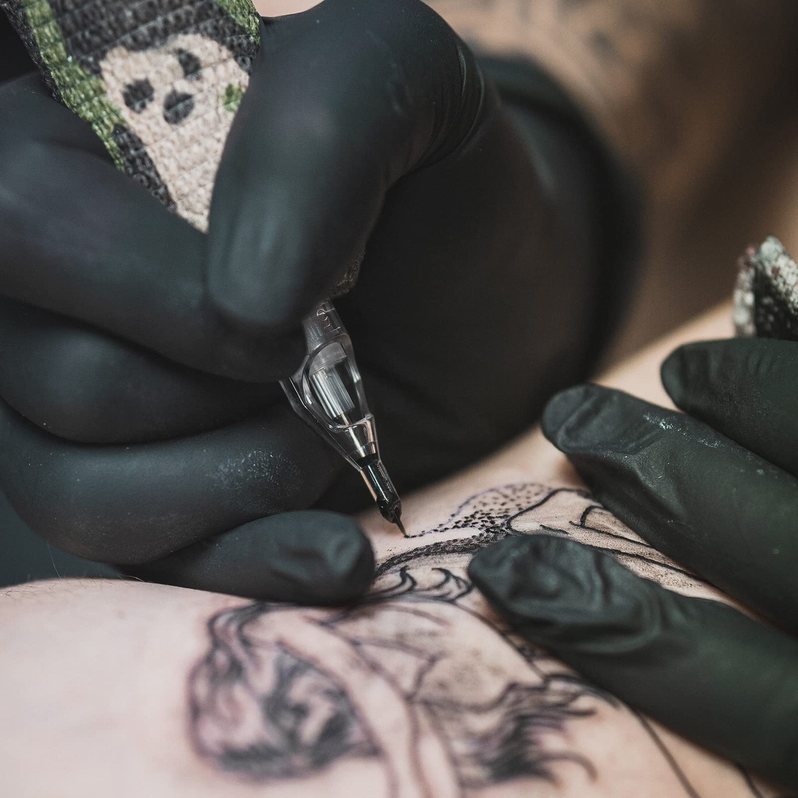 Romlon blank tattoo skin 8x6 size suits a wide range of practice routines and setups.
