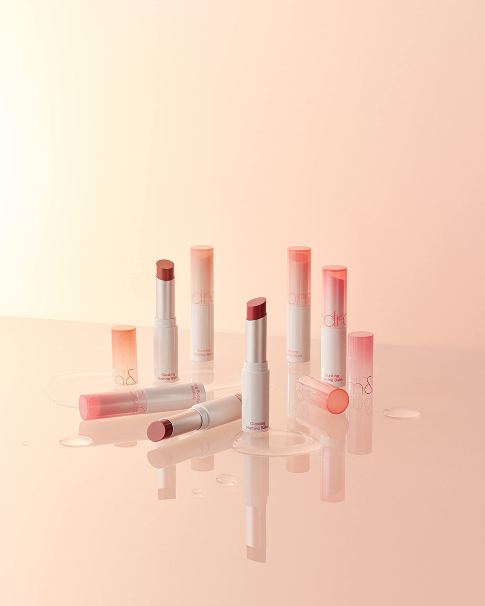 rom&nd Glasting Melting Balm Kaya Fig wand and glossy finish for everyday wear.