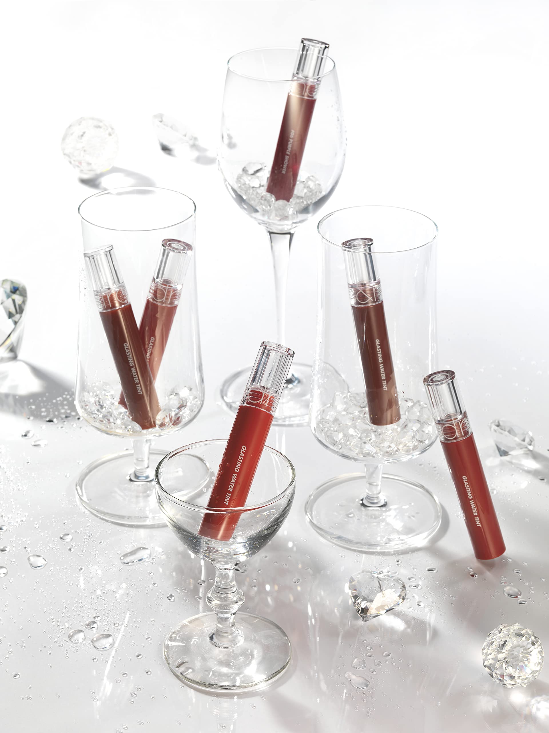rom&nd Massive Lip Oil moisturizing formula keeps lips hydrated.
