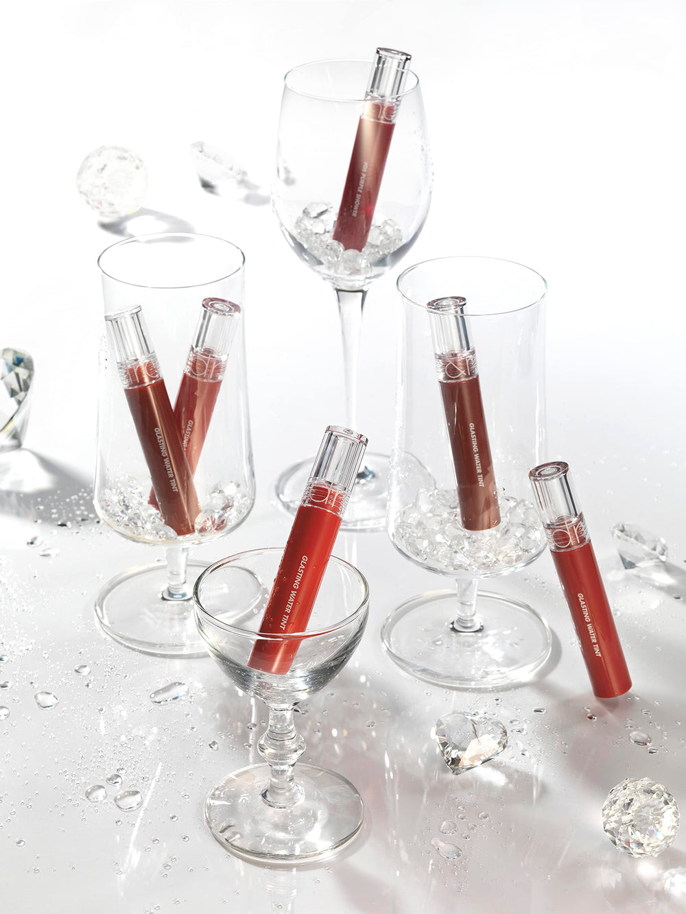 rom&nd Massive Lip Oil moisturizing formula keeps lips hydrated.