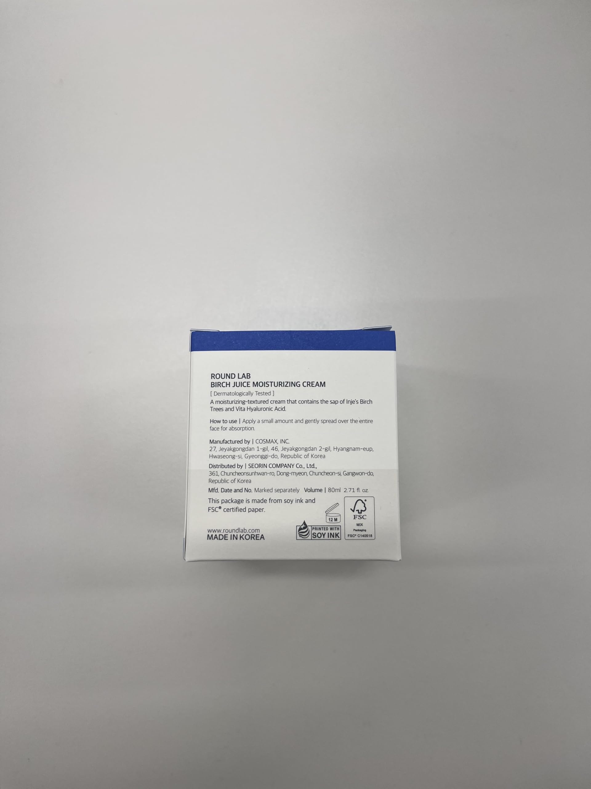 ROUND LAB packaging image highlighting acne-prone and sensitive skin-friendly formula.