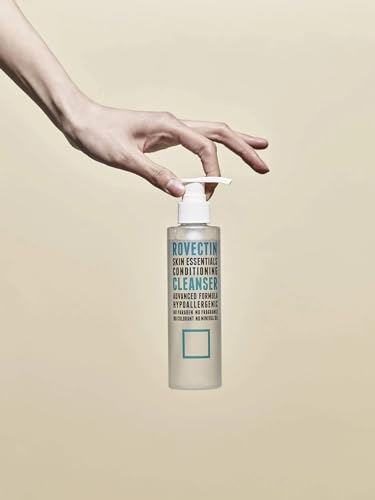 ROVECTIN Aqua Cleansing Gel foam lather demonstrating light fragrance-free cleanse