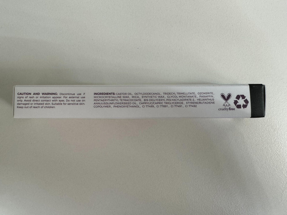 Rumi Cosmetiques LushLine+ eyeliner sensitive-eyes demonstrates safe daily use for delicate lids.