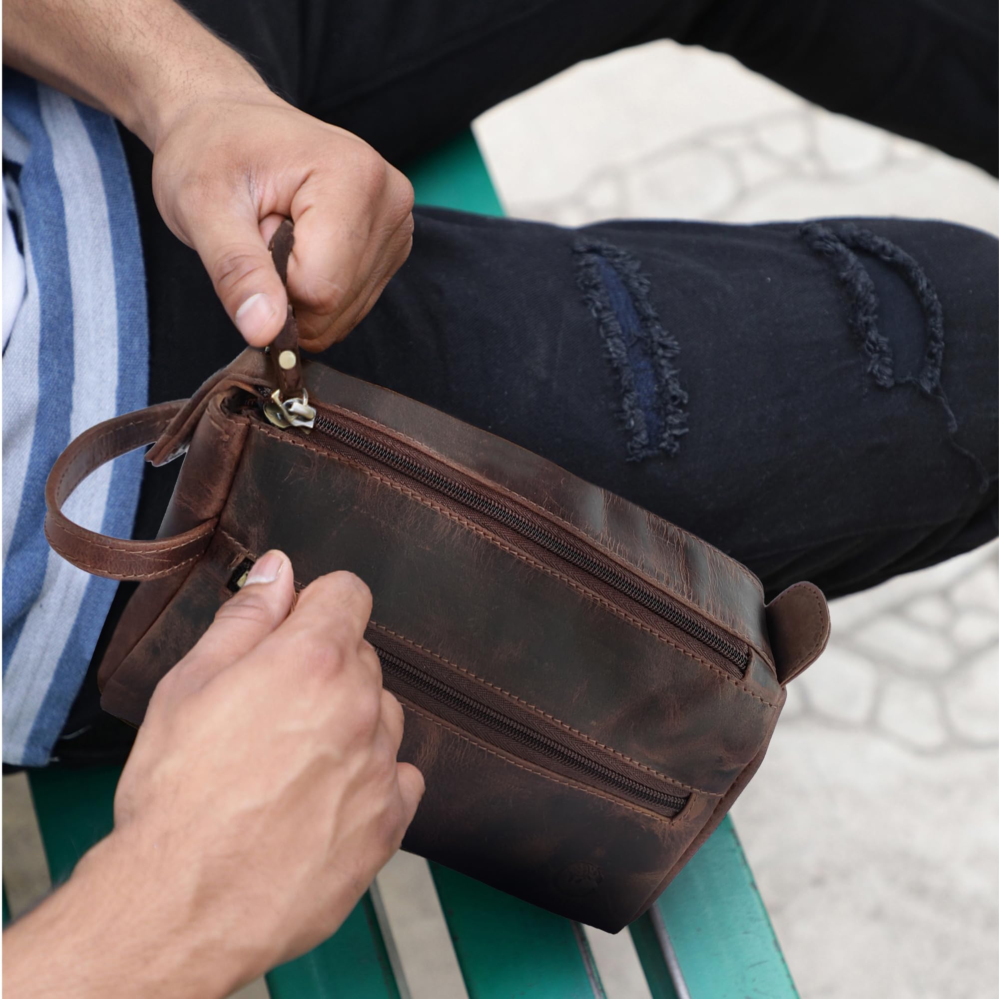 Compact carry-on friendly Rustic Town leather bag walnut brown