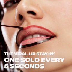 Sacheu delineador labial Stay-N acabado mate sin transferencia.