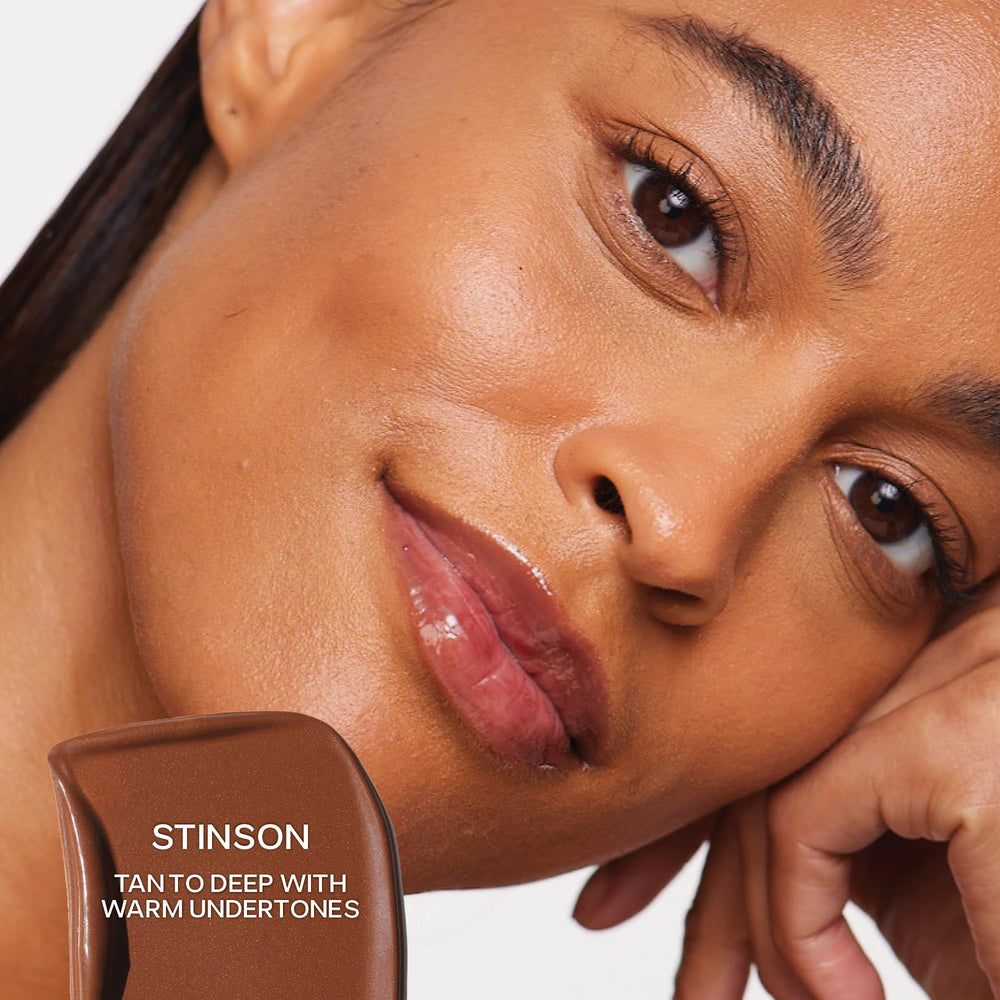 Saie Dew Bronze applicator-doe-foot demonstrates precise placement for subtle definition