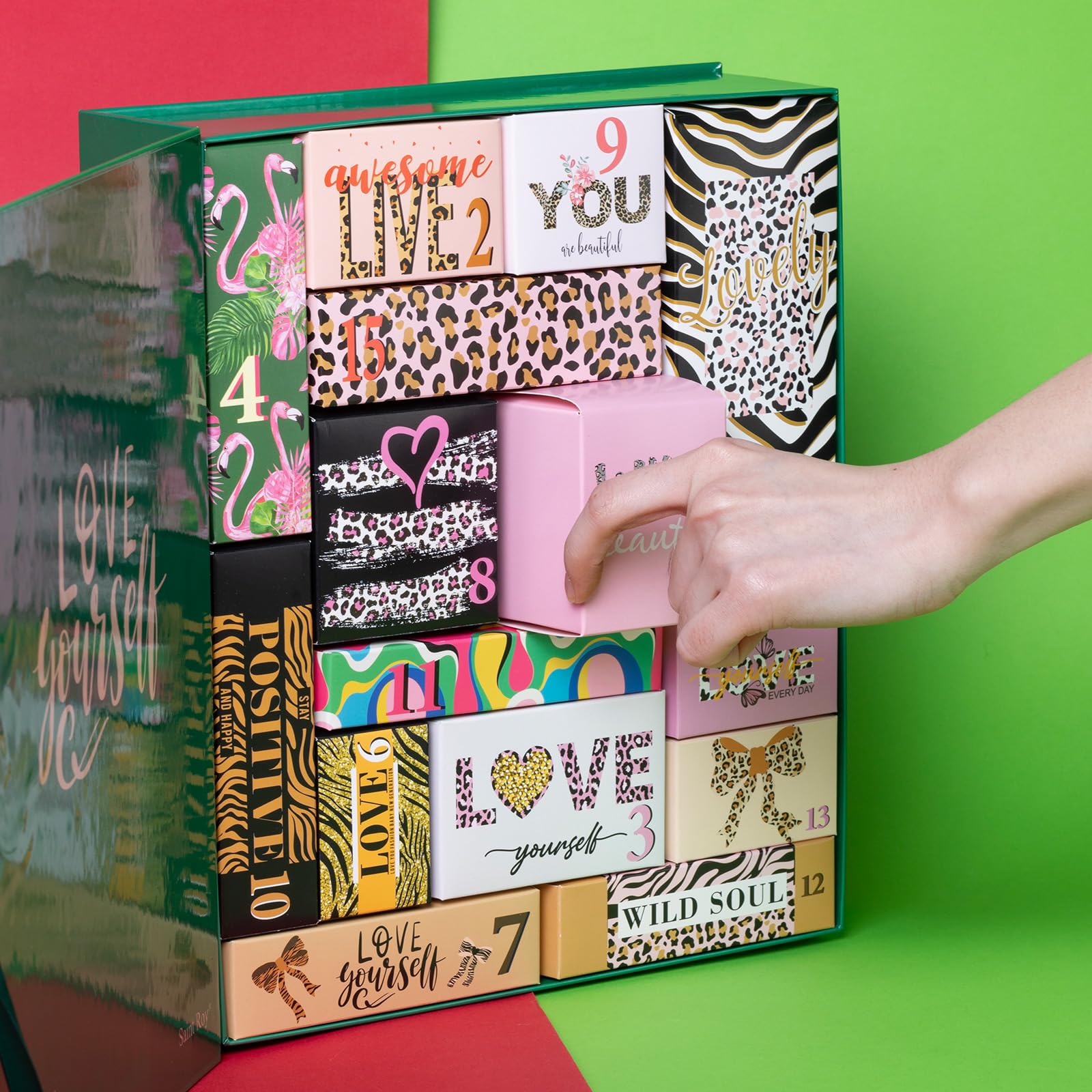 Saint Roy Beauty Advent Calendar 2025 curling headband helps create a cozy pampering routine.