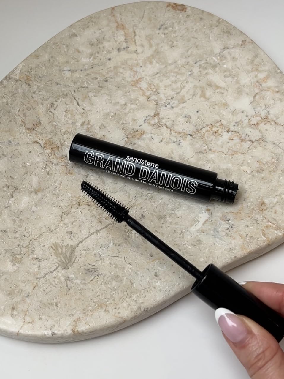 Sandstone Scandinavia mascara ingredients image highlights non-toxic, allergy-friendly formula.