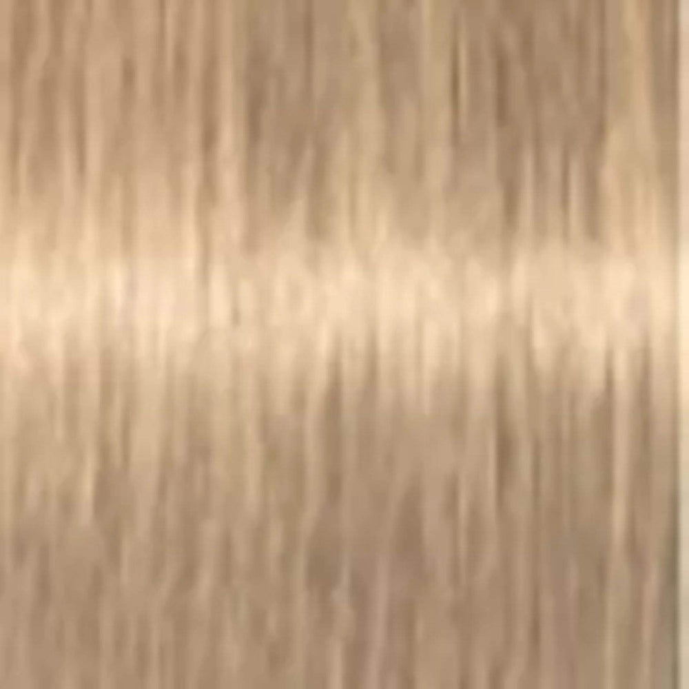 Schwarzkopf Igora Royal 9-0 color result during application showing creamy texture and even tone