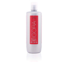 Schwarzkopf Royal IGORA activ 6% bottle closeup for lasting color.