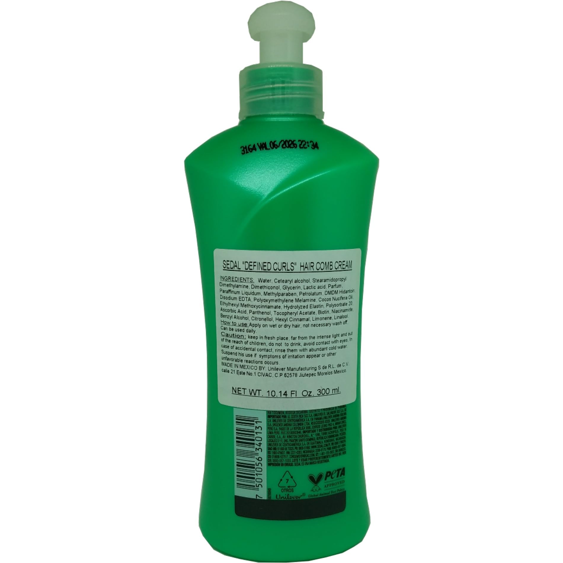 Cream texture of Sedal Defined Curls highlighting hydrating, smoothing formula.