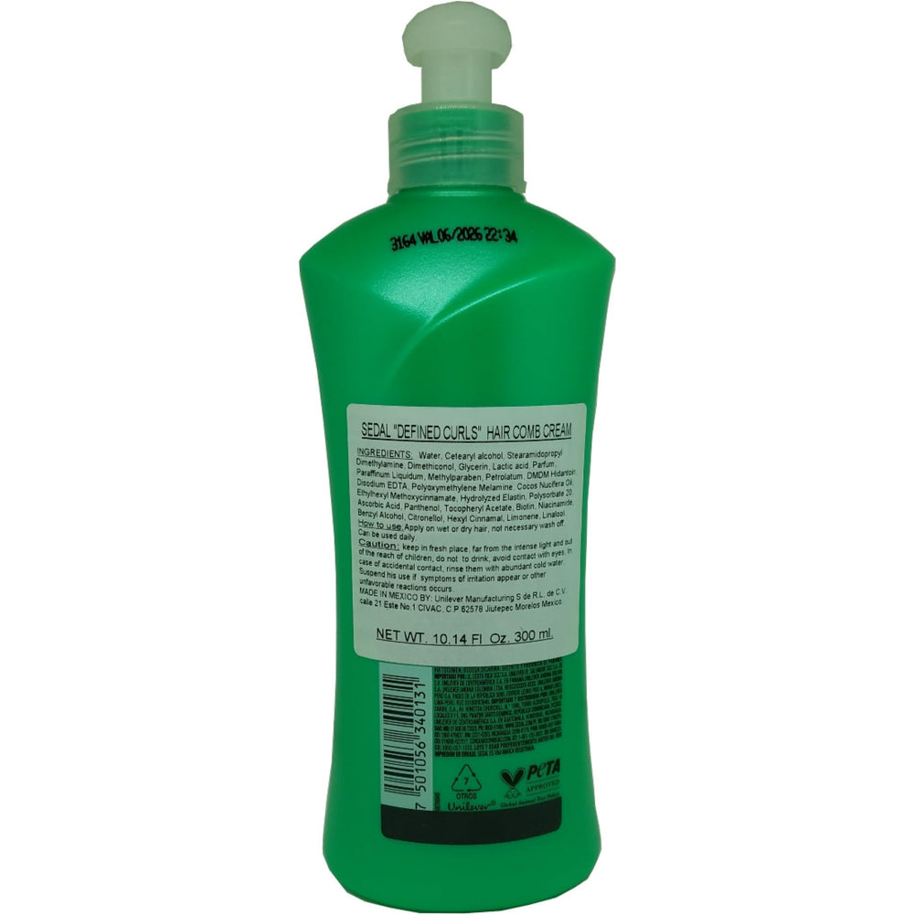 Cream texture of Sedal Defined Curls highlighting hydrating, smoothing formula.