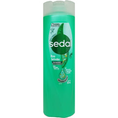 Sedal Rizos Definidos cream bottle shapes curls with lightweight hold and touchable softness.