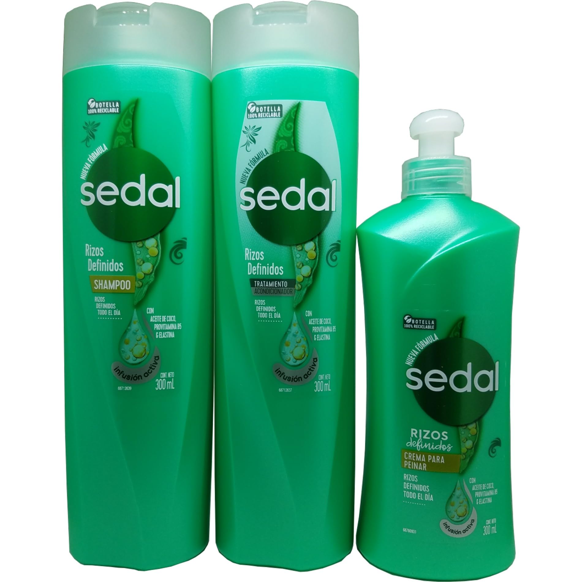 Sedal Rizos Definidos shampoo bottle promoting defined curls and frizz control.
