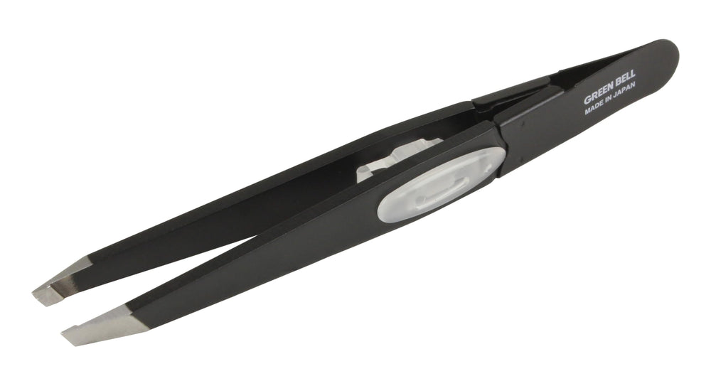 Seki Edge SS-518 Amazing Tweezer slant tip closeup for precise shaping and comfortable tweezing.