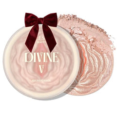 SELESTIA BEAUTY Divine V highlighter compact delivers buildable glow for everyday radiance.