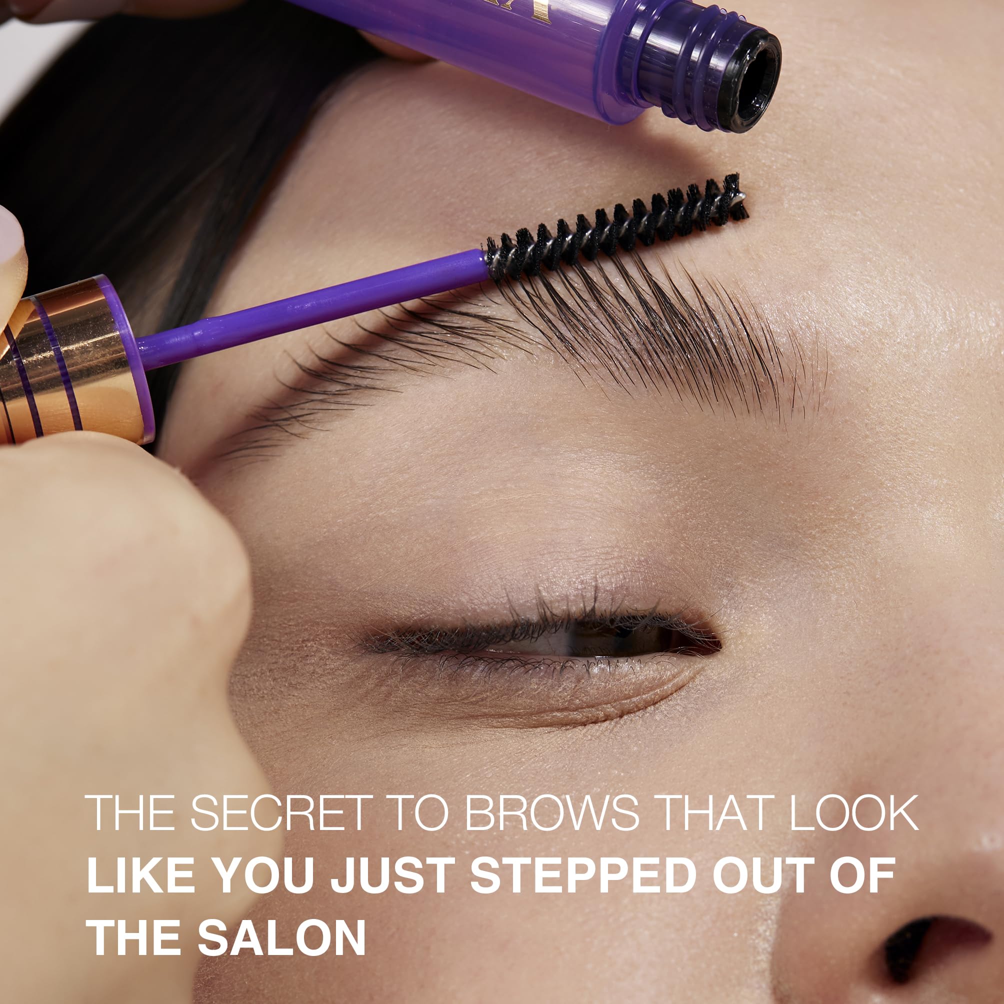 SELESTIA BEAUTY Laminatrix dual-sided brush allows precise shaping and even product distribution.