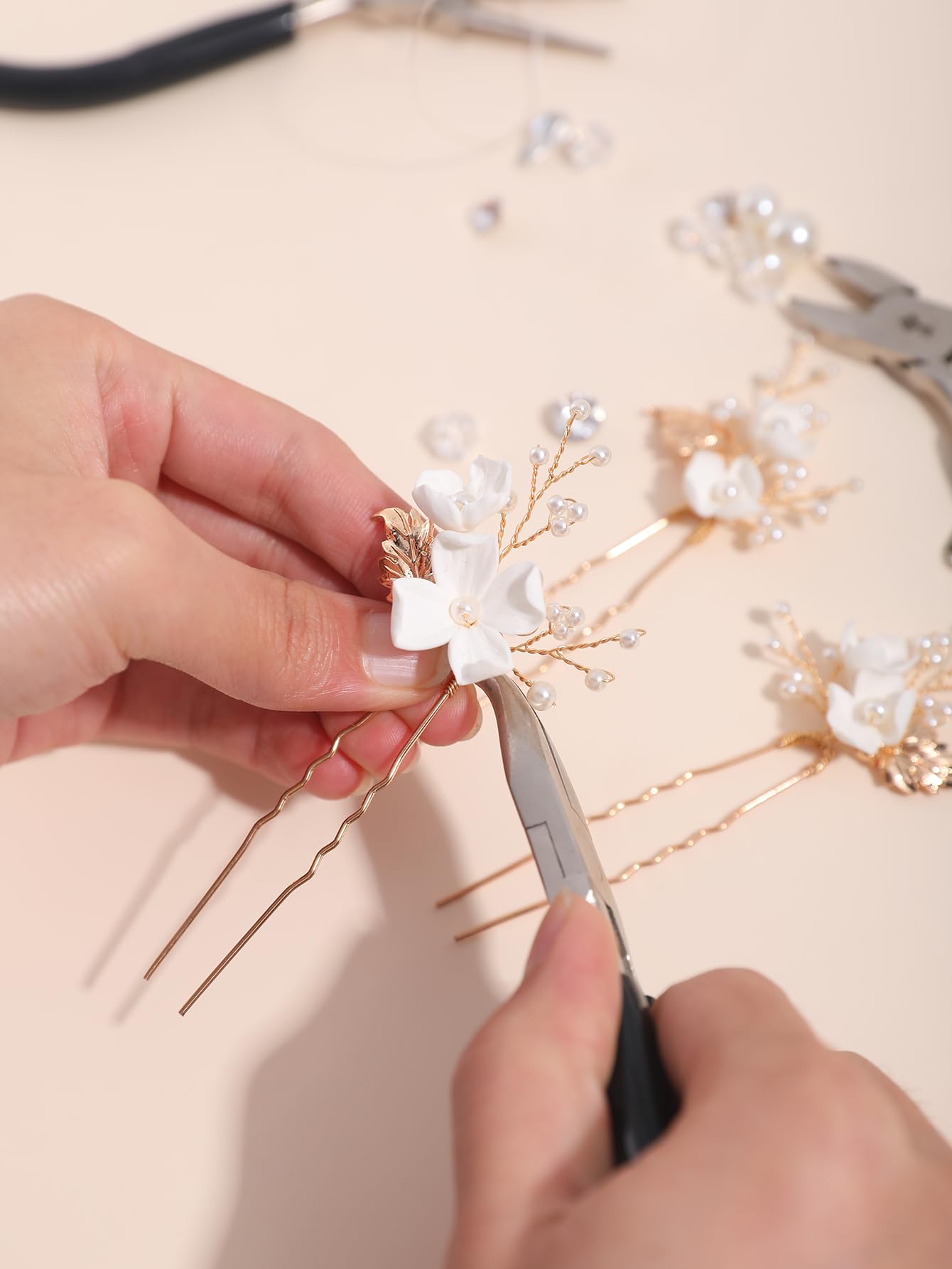 SELFCLOUD six-piece hairpin set features secure non-slip design ideal for bridesmaids