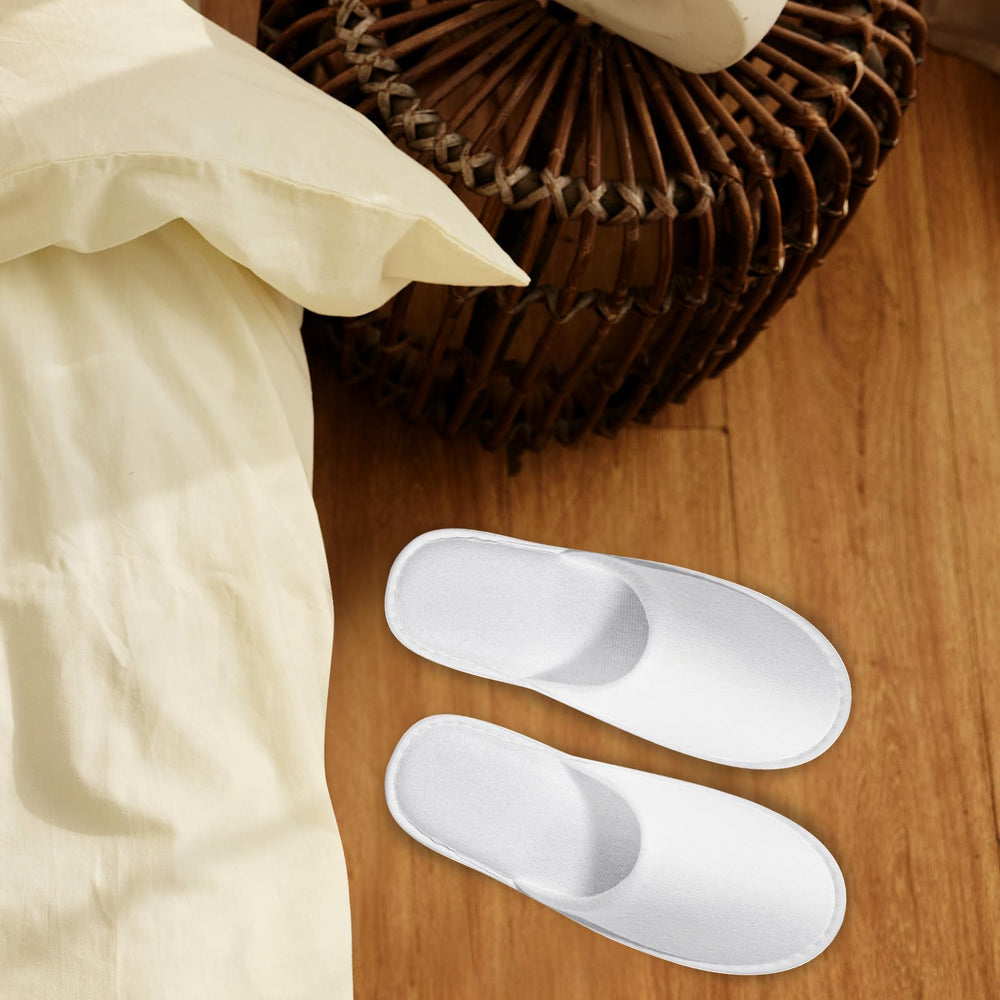 SENJUNSAFE anti-slip sole close-up showing traction for safe indoor wear
