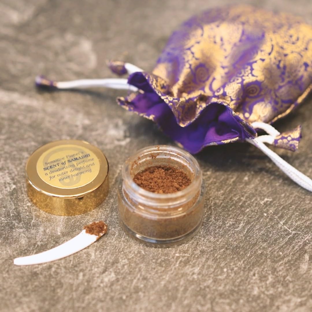 Sensitive Planet Scent of Samadhi applicator demonstrating light powder application under arms
