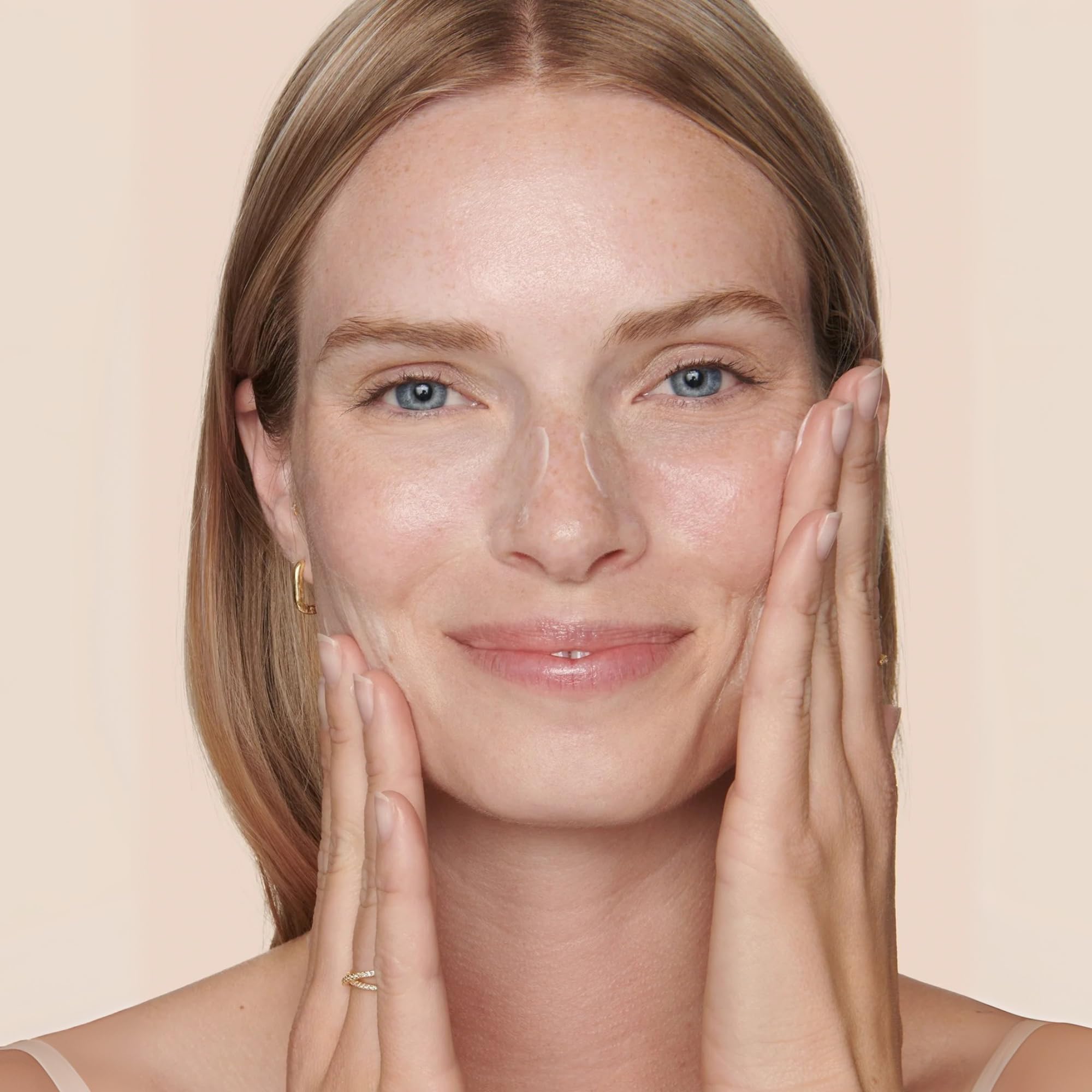 SHANI DARDEN Hydration Peptide Cream pump dispenser for precise application