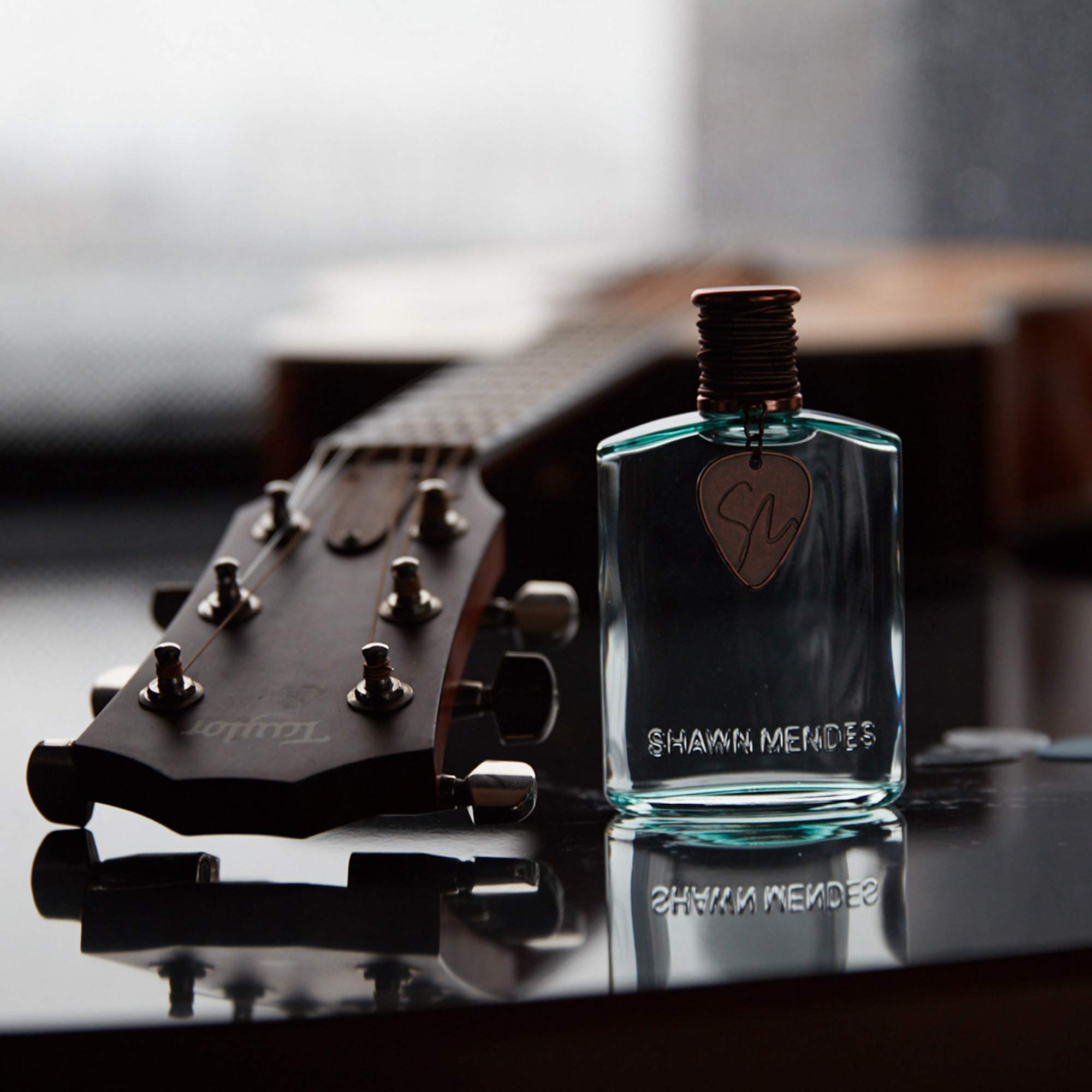 Shawn Mendes Signature EDP engraved name on bottle for a personal touch.