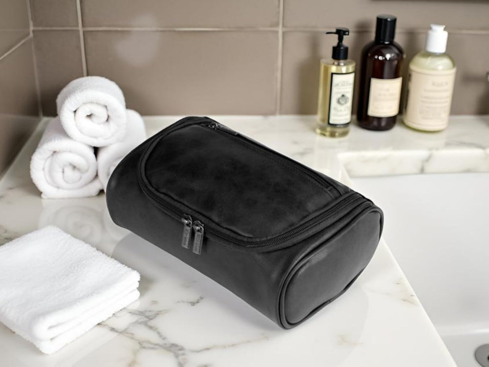 Shcnlery multi-use bag suits toiletry, shaving kit, and cosmetic needs.