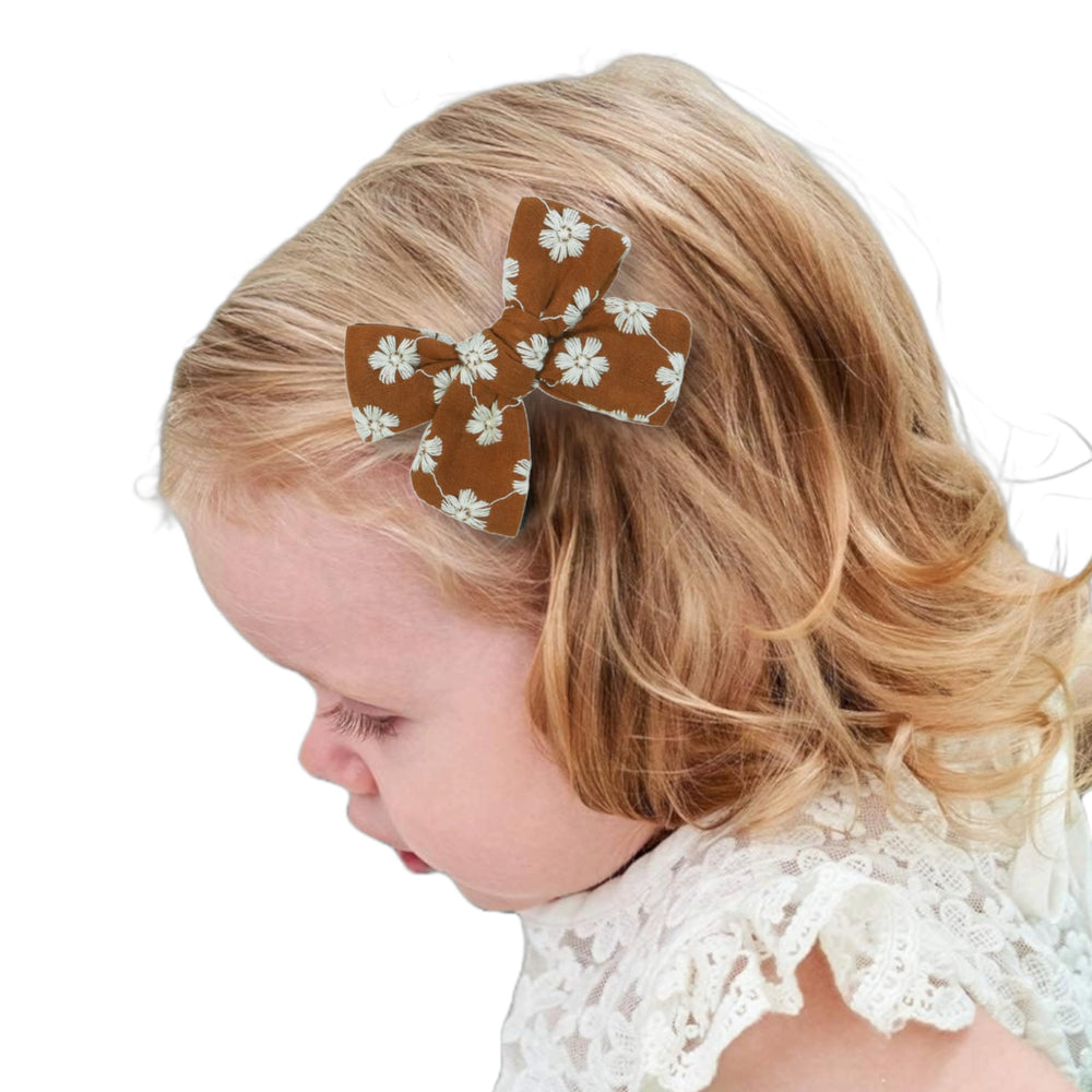 Shelbybox baby girl hair clips set 6 demonstrates toddler-friendly length and gentle touch