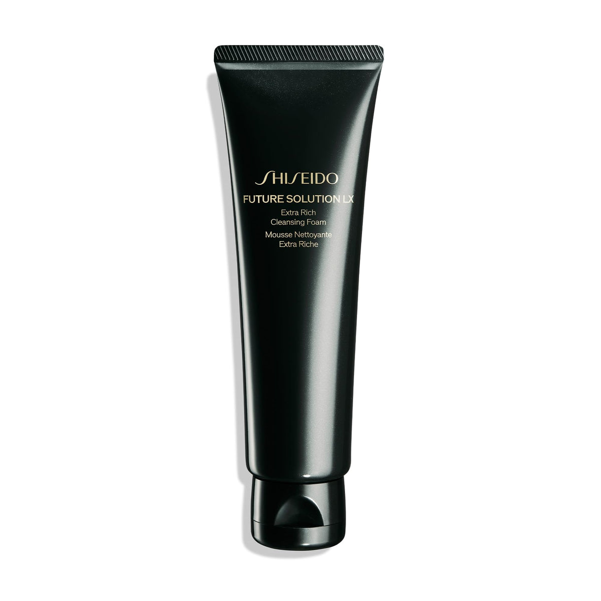 Shiseido Future Solution LX foam pour demonstrates rich cleansing for refreshed skin.