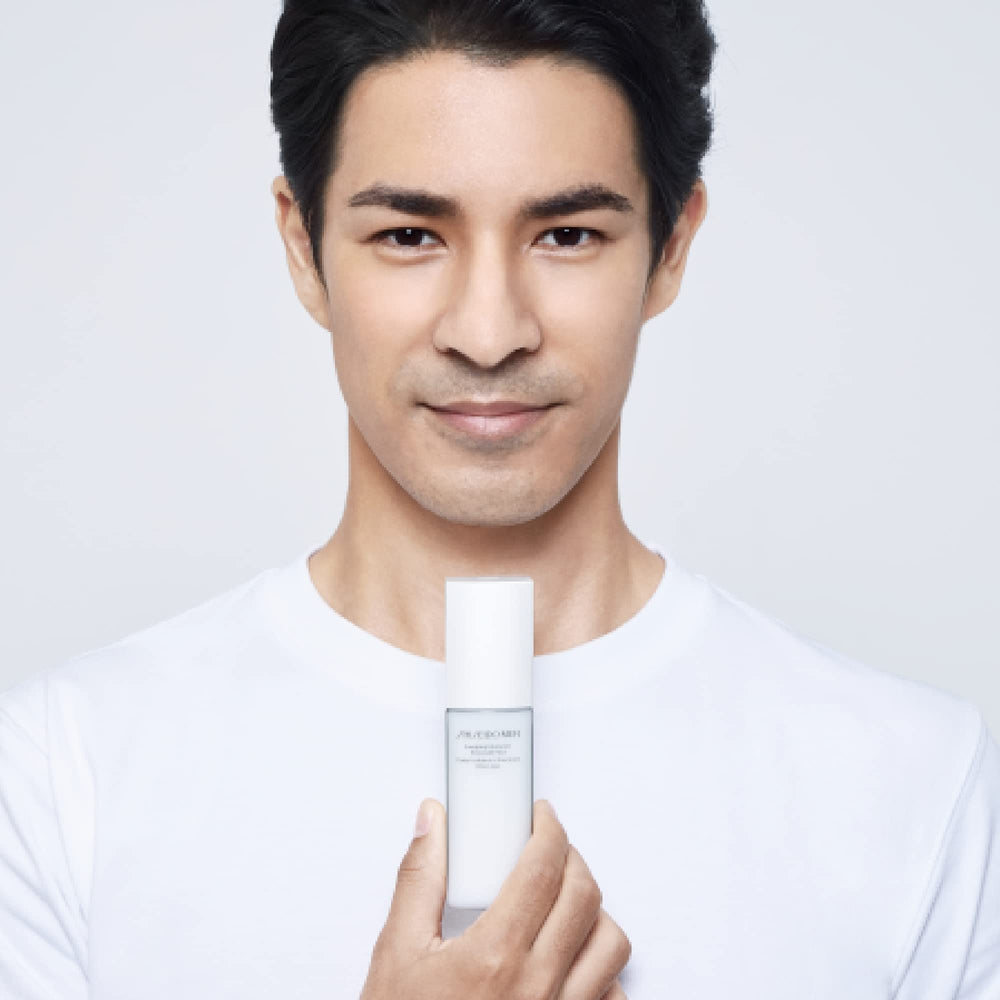 Shiseido Men Energizing Moisturizer pump demonstrates controlled application