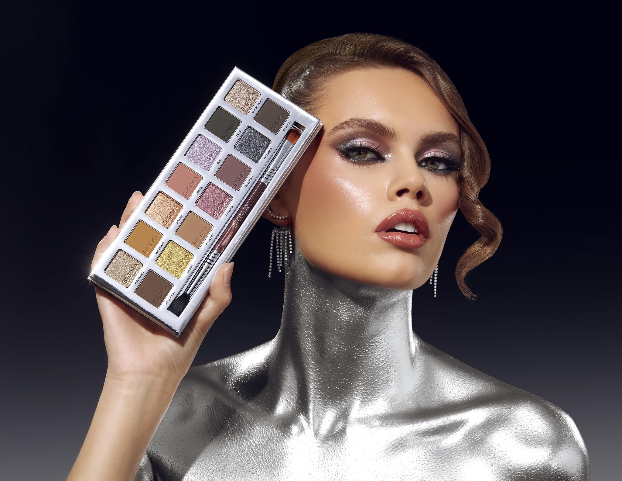 Sigma Beauty Cool Neutrals palette with mirror supports quick on-the-go touch-ups.