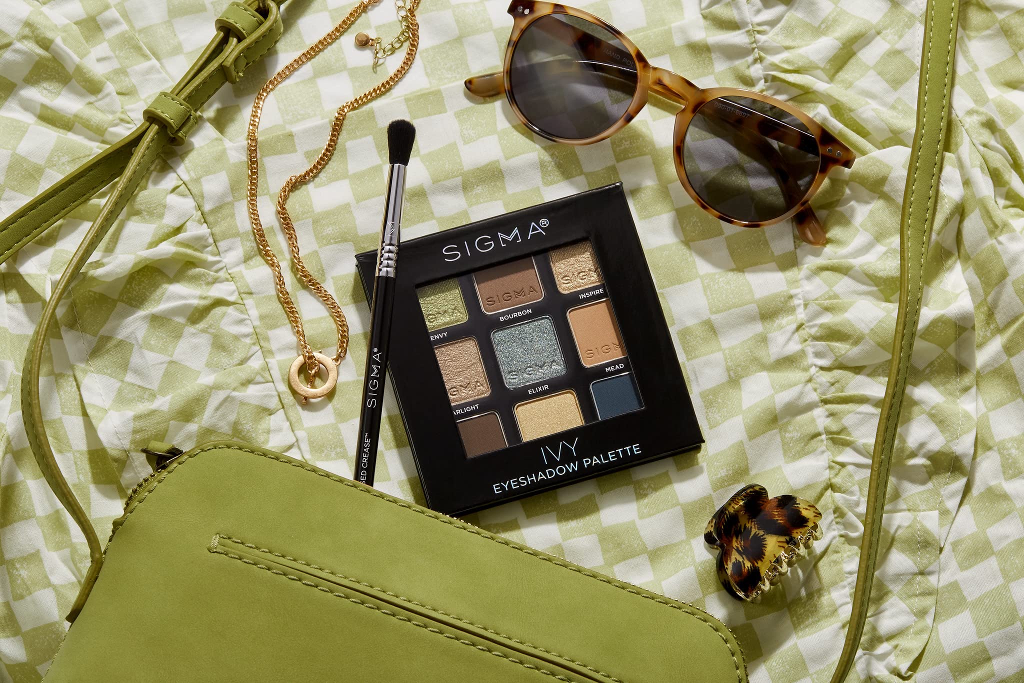 Sigma Beauty E38 precision blend brush for diffusing harsh lines in the crease.