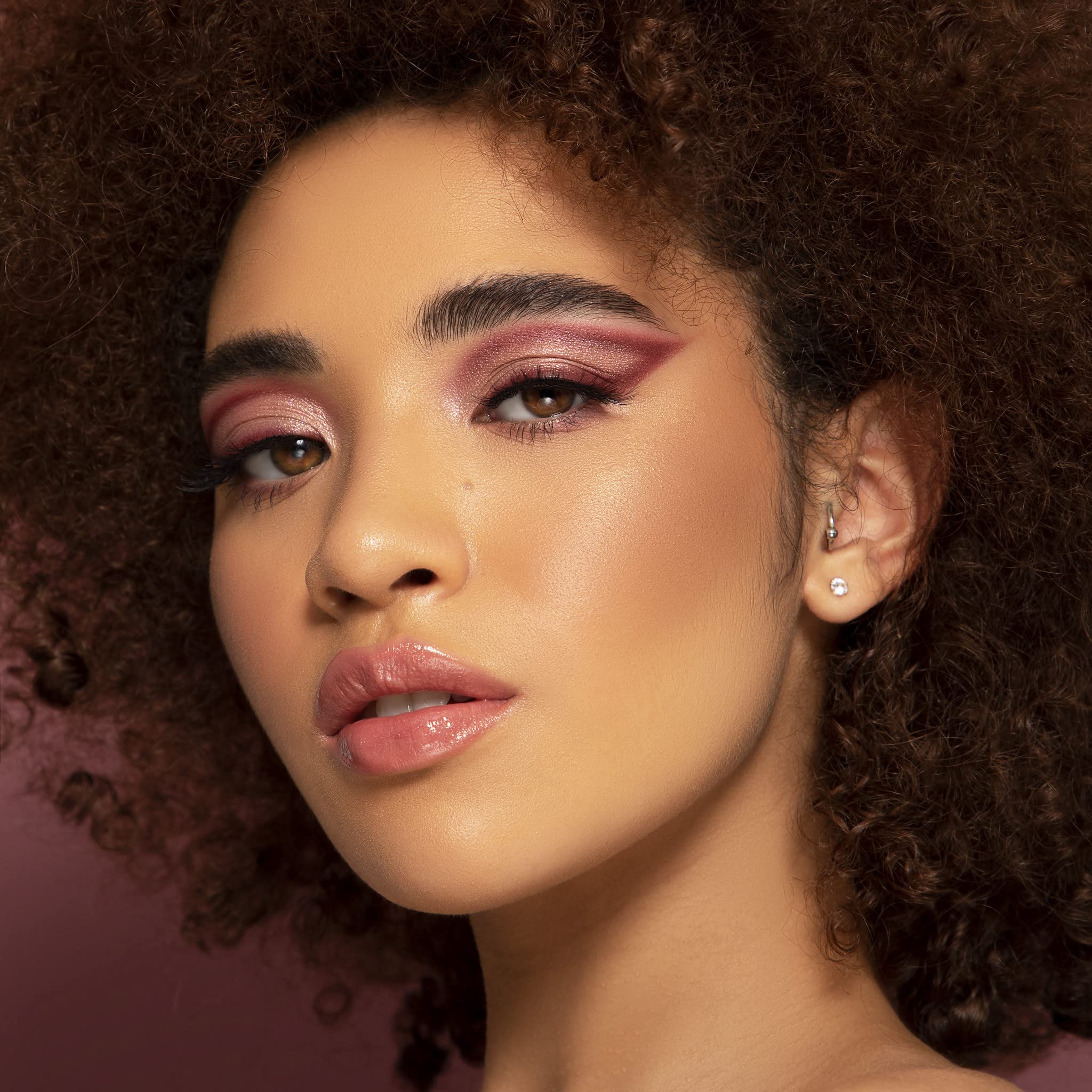 Sigma Beauty E45 brush illustrating sheer to medium coverage for blending.