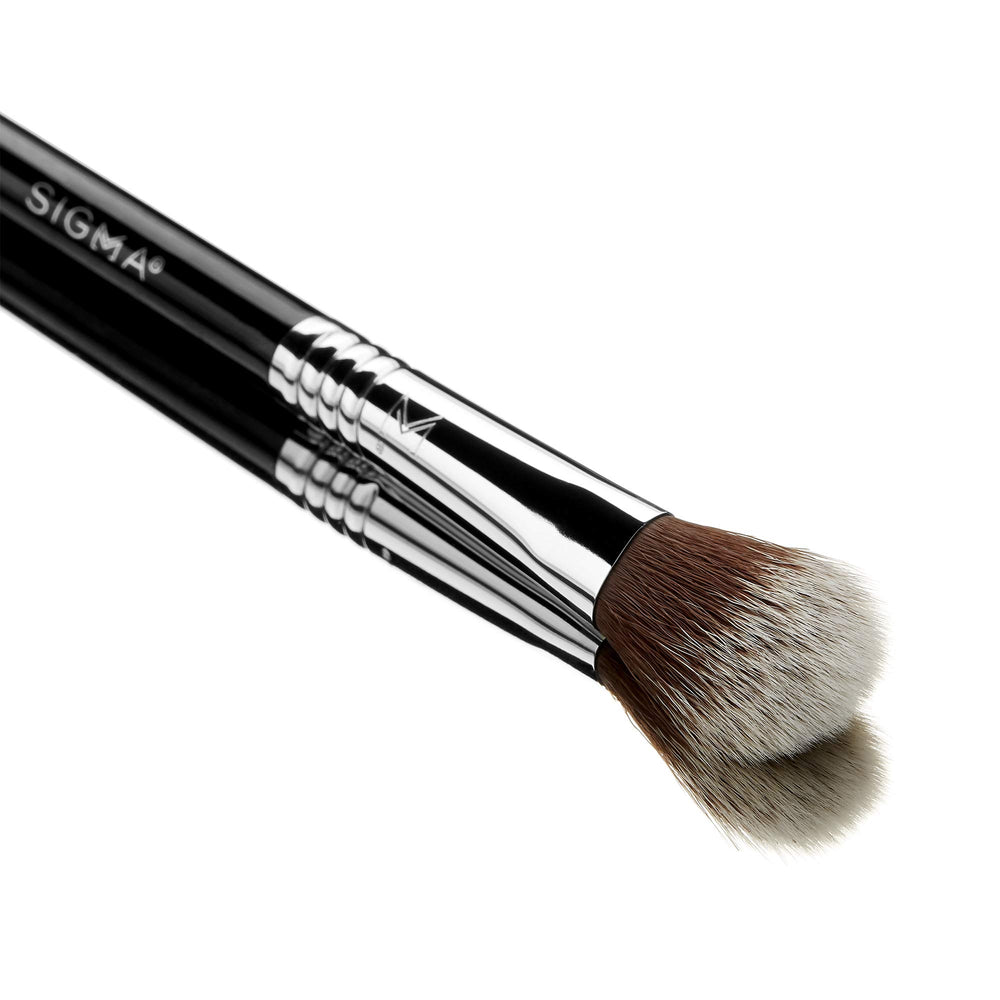 Sigma Beauty F03 brush with ultra-soft synthetic fibers ideal for sensitive skin