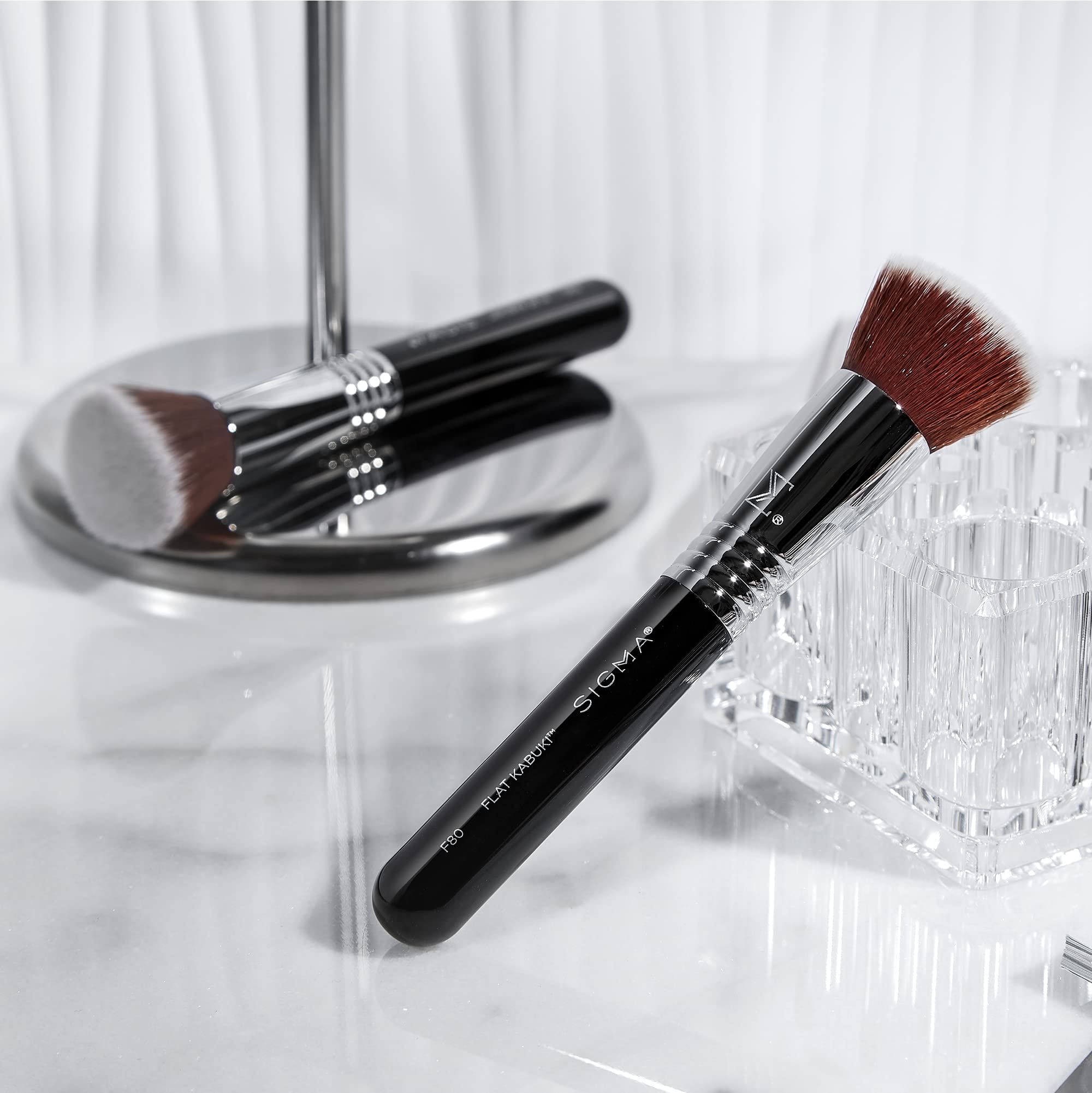  Sigma Beauty F85 airbrush kabuki brush packaging and metal plating detail