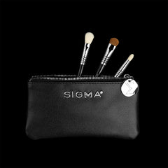 Sigma Beauty Glam ’N Glow E25 mini blending brush for precise crease blending.