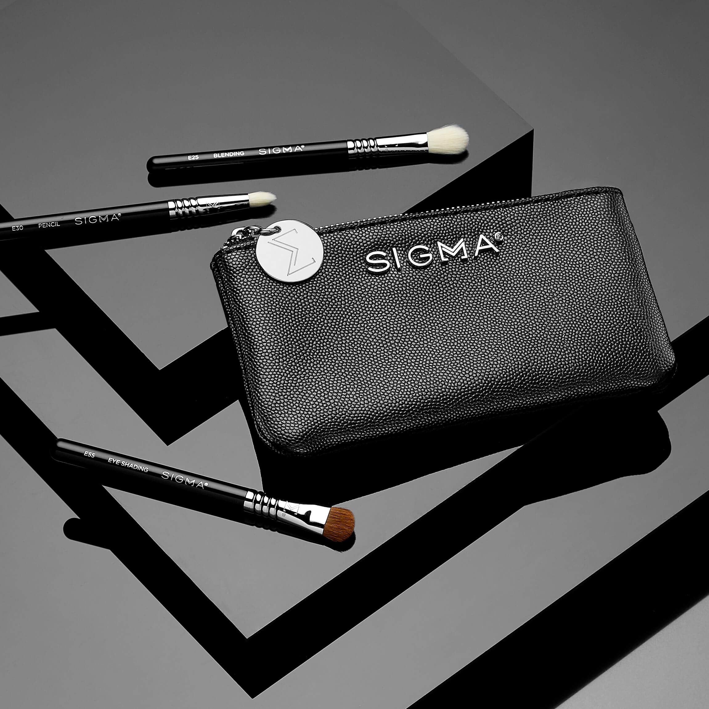 Sigma Beauty Glam ’N Glow E30 mini pencil brush for precise inner corner work.