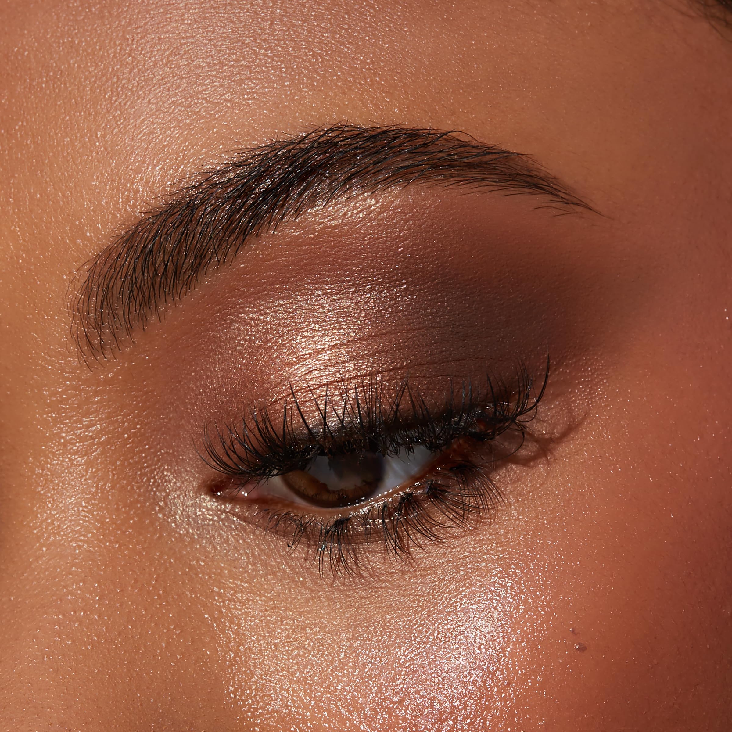 Sigma Beauty Quad Eyeshadow Tiramisu on-eye shot demonstrates seamless blending.