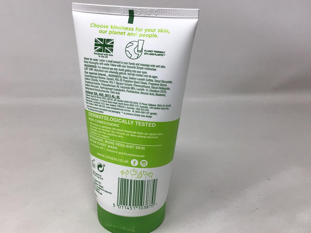 Simple moisturizing face wash texture close-up highlights creamy foam and mild hydration.