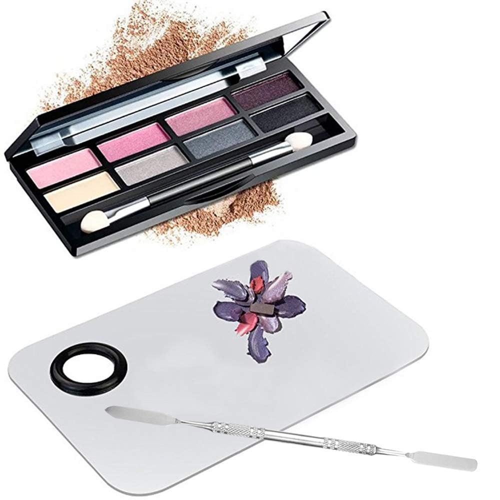 Sinen palette being wiped clean demonstrating easy maintenance benefit