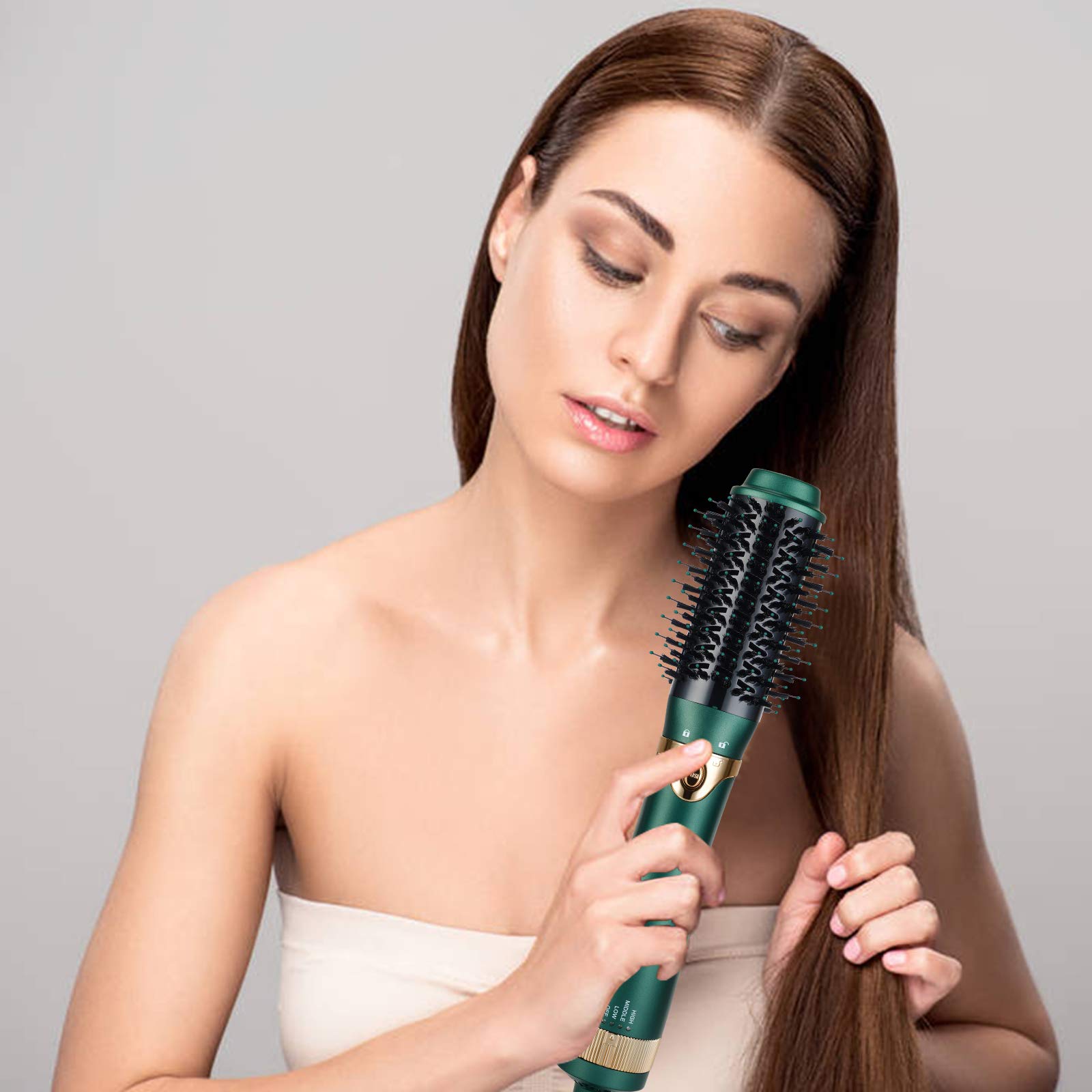 Sinperne ergonomic oval handle ensures comfortable grip during styling.