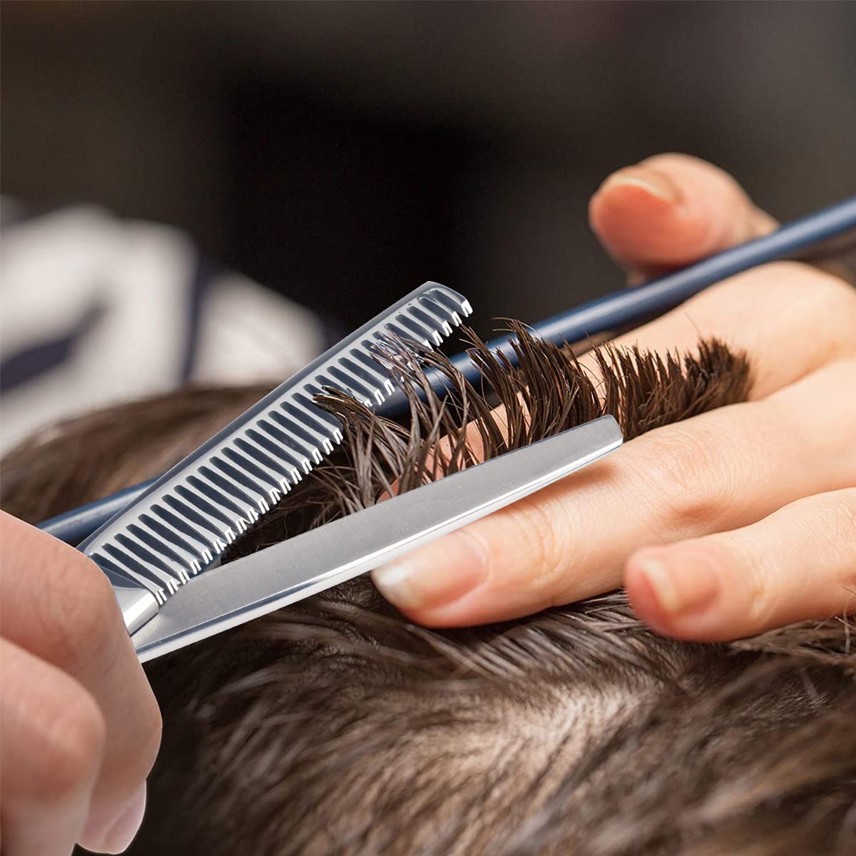 Sirabe full kit includes clips and comb for DIY haircuts and beard shaping.