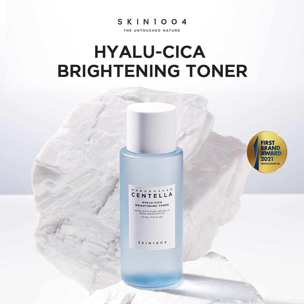 SKIN1004 Hyalu-CICA Brightening Toner bottle pour action highlights easy application