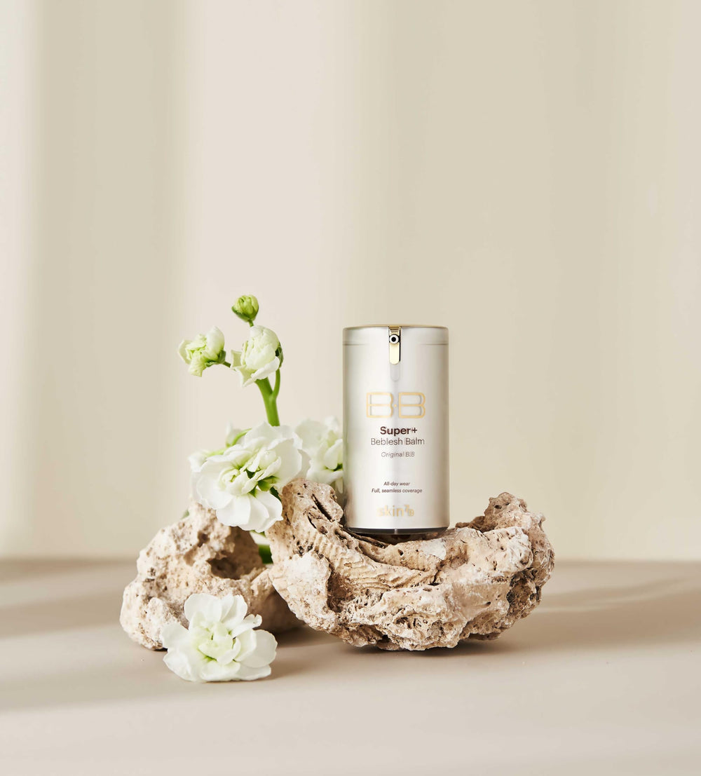 SKIN79 Gold BB Super Plus fixing layer keeps makeup in place after set
